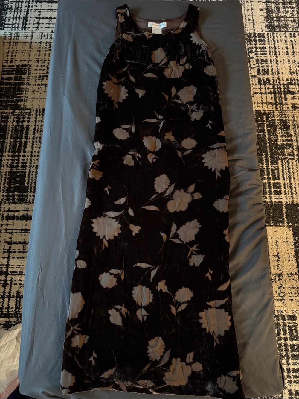 Jones New York Black Velvet Maxi Skirt with Taupe Floral Burnout